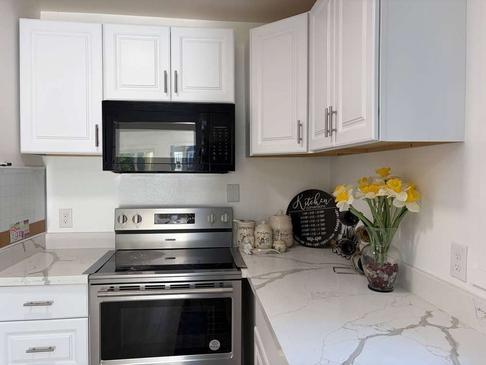 Kitchen at Serene Lynnwood