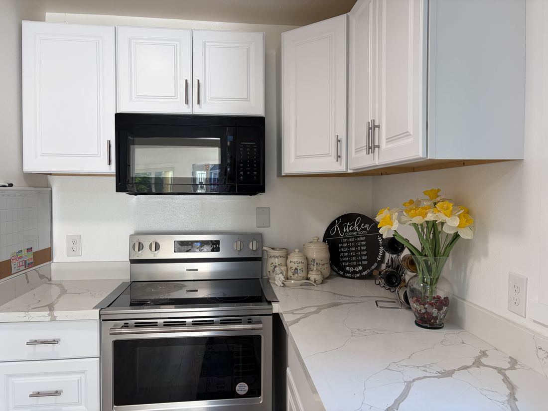 Kitchen at Serene Lynnwood